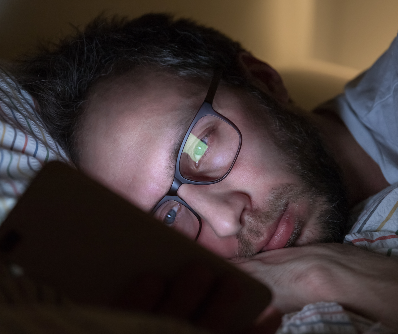 Penggunaan telefon sebelum tidur mengganggu melatonin dan tidur nyenyak